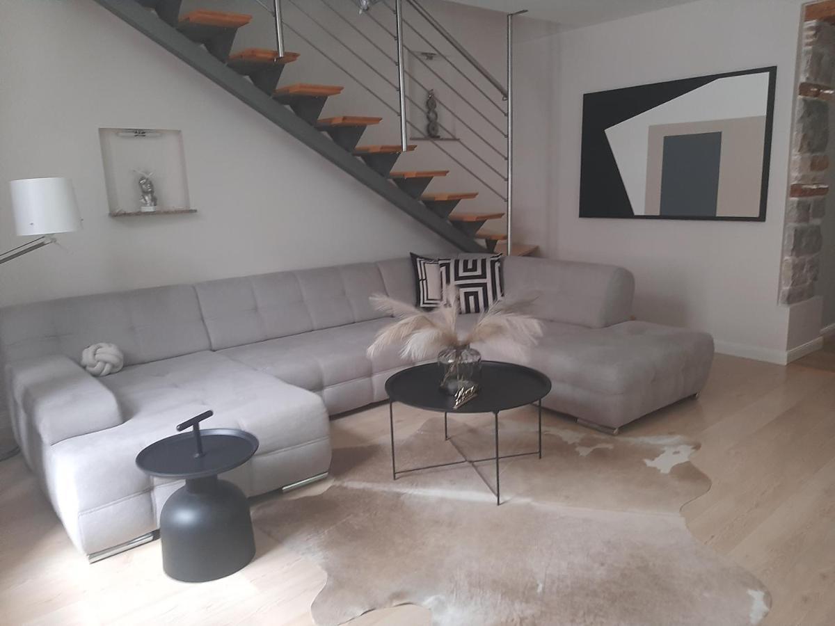 Arena Design Apartments With Free Private Parking And With A Terrace Pula Ngoại thất bức ảnh