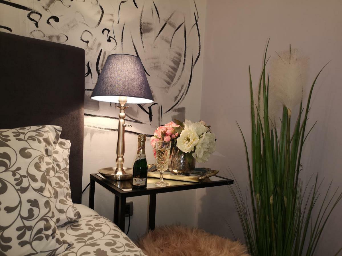 Arena Design Apartments With Free Private Parking And With A Terrace Pula Ngoại thất bức ảnh